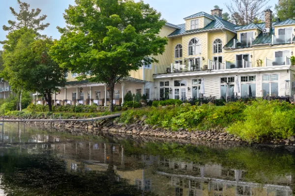 Ripplecove Hôtel & Spa The sunny outside of Ripplecove Hôtel & Spa. Credit: Eastern Townships